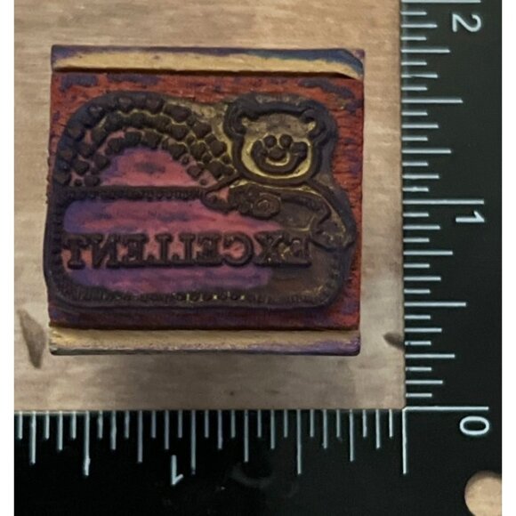 Vintage Wooden Rubber Stamp With Smiling Bear & Chain Design - Picture 1 of 6